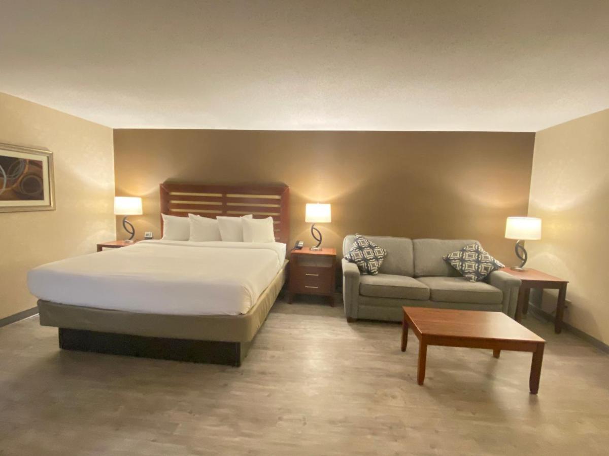 Wyndham Garden Airport 3* Cascade