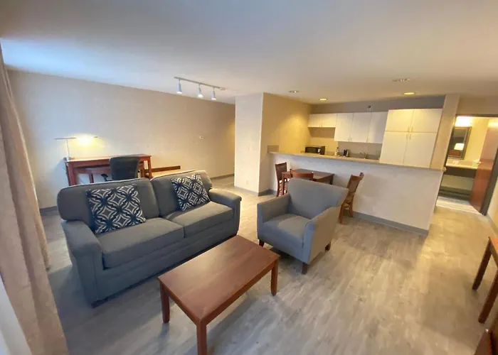 Wyndham Garden Grand Rapids Airport