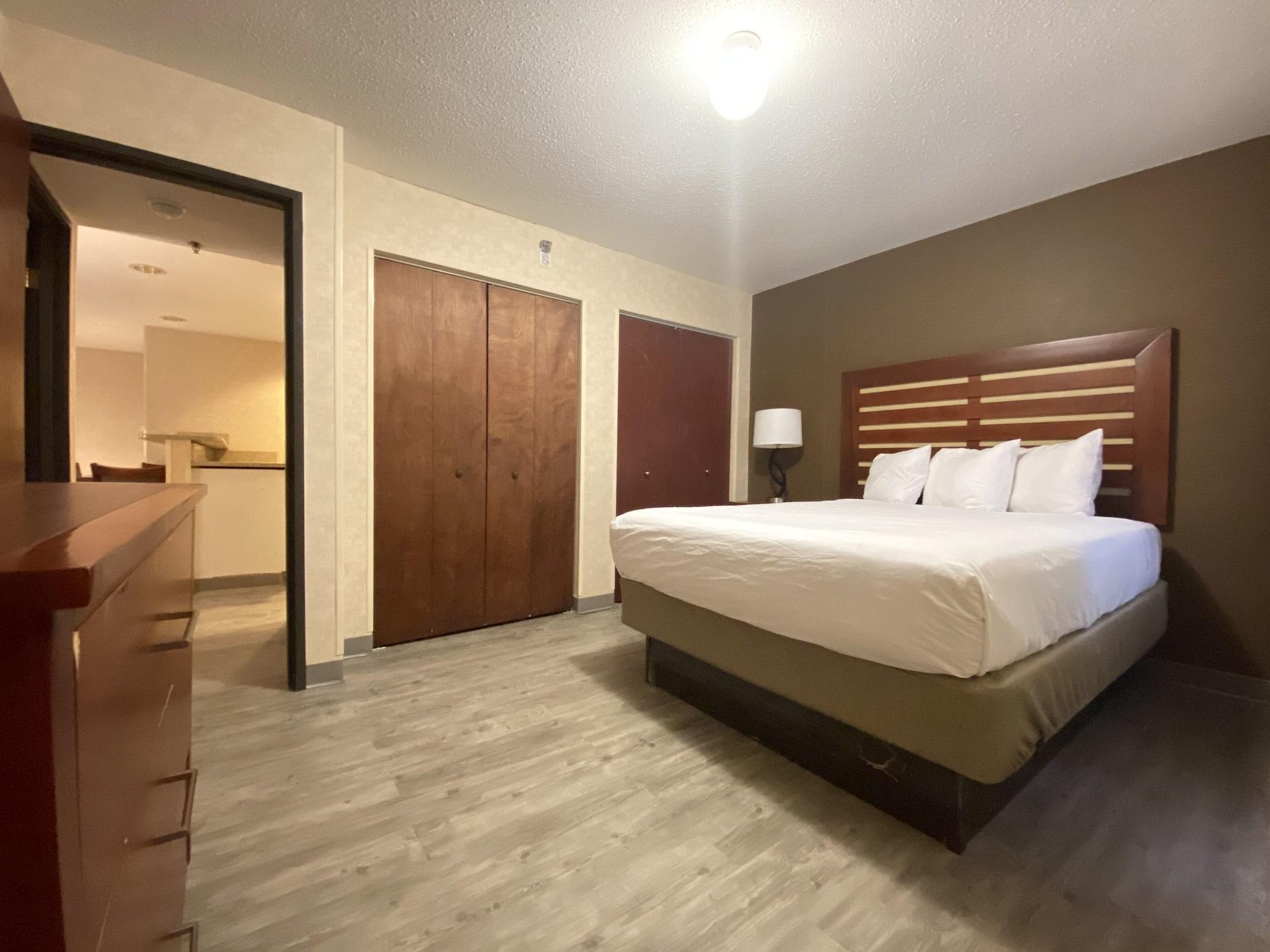 Wyndham Garden Airport 3*